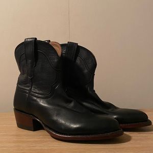 Women's Tecovas cowboy boots black size 7B Never worn, no box!